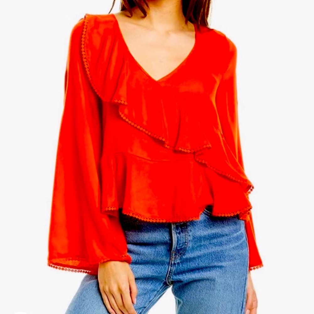 NWOT. Cupcakes & Cashmere Ruffle Tassel Top